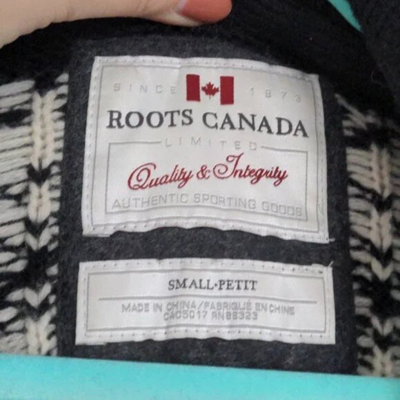 Roots Double Knit Wool Snowflake Sweater - Picture 4 of 5